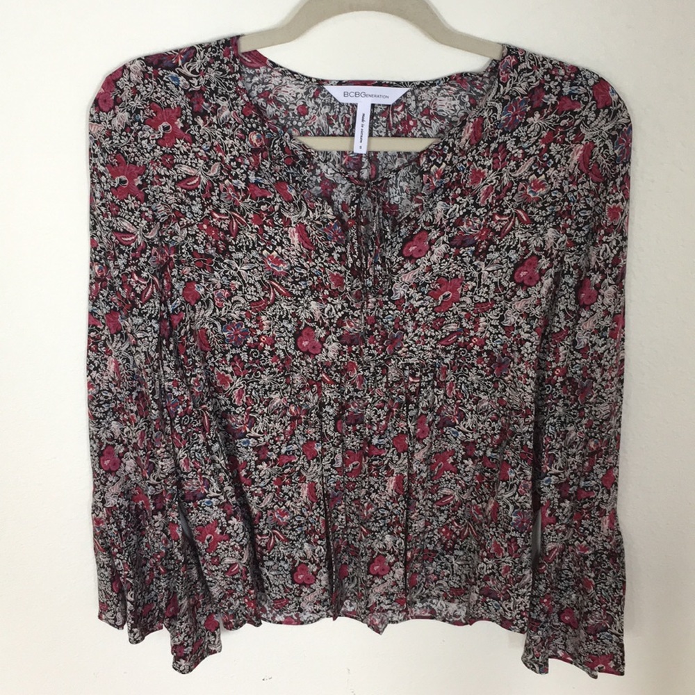 BCBGeneration dancing gardens top